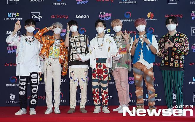NCT DREAM poses at the 2021 Again K-POP Concert photo wall event on the afternoon of July 17.Photos offered: Korea Management Association