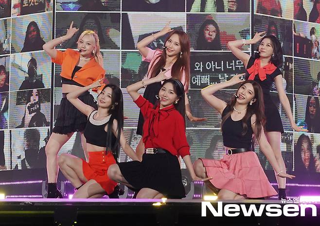 Rocket Punch is showing off a wonderful stage on July 17th at 2021 Together K-POP Concert.Photos offered: Korea Management Association