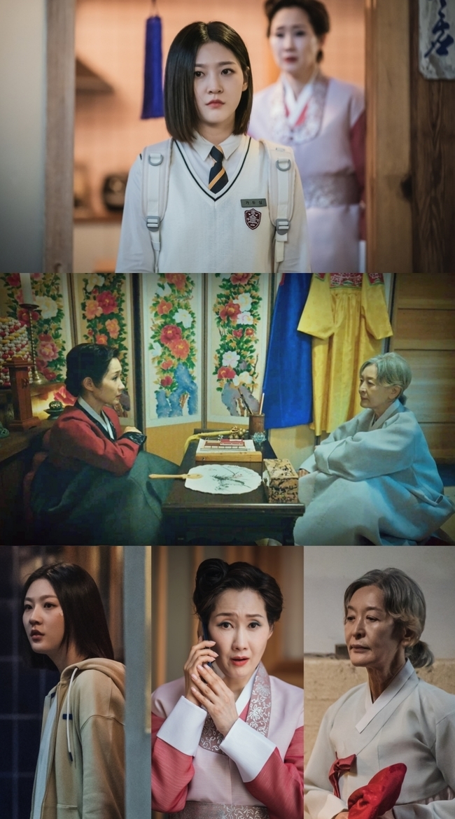 Actor Kim Sae-ron, Yoon Seok-hwa and Ship line act as the three-generation shaman family Trio.The original Kakao TV drama Usumudang Streethouse (played by the main Brothers/directed by Park Ho-jin) released the three main shaman family streets (Kim Sae-ron), Myoshim (Yoon Seok-hwa), and Hyosim (Ship line minutes) Steel Series on July 19.The Excellent Mudang Streethouse will be unveiled at 8 p.m. on the 30th, and it is a high school exorcism that Kim Sae-ron, a girl who is born with an unwanted fate, and Nausu, a mother who has been seen as an unwanted ghost, digs into a mystery together to safely pass Dangers 18th age.The lockup is an 18-year-old girl with the ability to see what others do not see and see what they do not hear.The fact that the incarceration of rejecting the life of the shaman has the ability to see the souls of the dead is largely influenced by the Grandmas Boy tomb and the mothers soul.He inherited the blood of the shaman who chased the evil spirit and had a special ability.Grandmas Boy Attention is a just shaman who uses his special abilities and powers to help Victims in Danger because of evil spirits.She has a strong power as a shaman, as well as a special love for her granddaughter, the confinement, and a full faith in her ability.On the other hand, Hyosim, the mother of the two shamans and the mother of the street, is a pre-employee who has better sales ability than her ability as a shaman.Unlike the special power of seeing ghosts to guard Victims, the ability of daughters to lock up is also a realistic person who can use it as a means of making money.As a mother before being a shaman, she always tits with a 180-degree different personality and shows 100 times sympathy mother and daughter chemistry.The released SteelSeries showed the lockdown making a firm look with his back to Hyosim in the fortune-telling Beauty Bodhisattva.The confinement in the uniform is shining with an uneasy eye in a costume that can not be known at all from the outside, and her inner heart is conveyed to escape from the fate given to her.On the other hand, the attention and filial piety that accepted their fate are dressed in hanbok as if they are a shaman, and even if they look at their clothes, their tendencies are revealed and they gather their gaze.The majesty wearing a modest hanbok with little decoration or color is a look that feels the inside without a colorful decoration, and boasts an ingenious force that seems to penetrate the inside of another person in a few seconds.On the other hand, Hyosim is gorgeously decorated like a shaman of a fortune-telling shop from hairstyle to makeup and attire, and it gives a more friendly person than the head.Kim Sae-ron, Yoon Seok-hwa and Ship line are born with the fate of the shaman, but the attitude to cope with the fate will express the story of three different colors Trio.Kim Sae-ron, who plays the charismatic girl shaman who does not die in evil spirits even at a young age, is also excited about what kind of shamanism and filial piety will be like after veteran actor Yoon Seok-hwa and Ship Line, who showed a unique presence in various works.