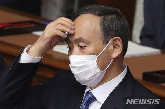 스가 요시히데 일본 총리가 지난 1월 18일 참의원 정기 국회 소집에 참석했다. / 사진=AP뉴시스