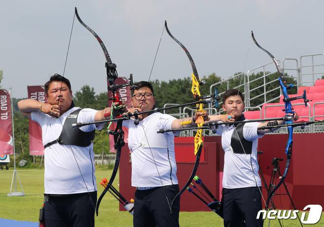 대한민국 남자 대표팀의 오진혁, 김우진, 김제덕(왼쪽부터) 2021.6.28/뉴스1 © News1 송원영 기자