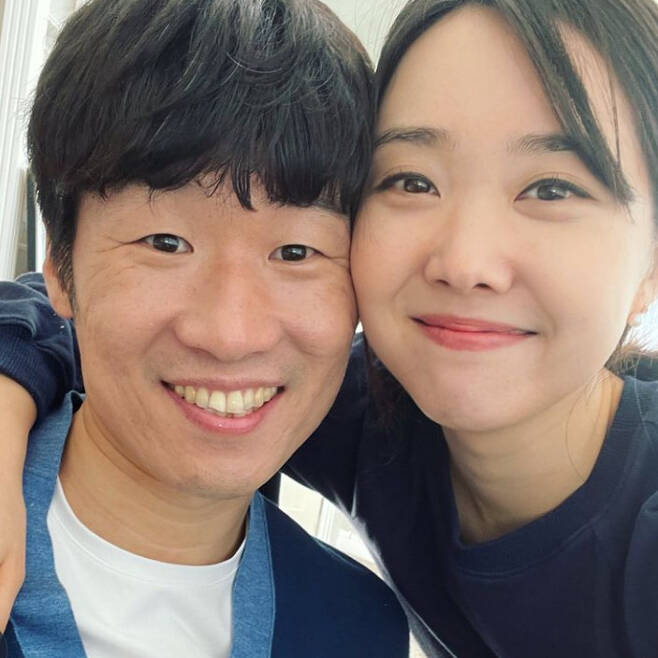 Kim Min-ji Announcer said on his 27th day on his SNS that the way to return to the kong-guksu, where the two of them escaped and sued in commemoration of the 7th anniversary of marriage.I am still grateful for being a respectable person, he said. Thank you for being a person who is worried and trying for the Na-eun life.I am grateful to the residents for their warmth and generosity, so I am very comfortable to live together.Meanwhile, Park Ji-sung and Kim Min-ji have one male and one female in Park Ji-sung and marriage in 2014.Celebrate the seventh anniversary of marriageYou two are out of hereThe way back from a savage Kong-guksu.Im still grateful for being a respectable person.I dont say, Thats enough.I am grateful that Na-eun is a person who is worried and trying for life.Its cold and strict to youIts warm and generous to the people around youIts very comfortable to live with youThank you.I thank you for buying a lot of delicious things and Im back.