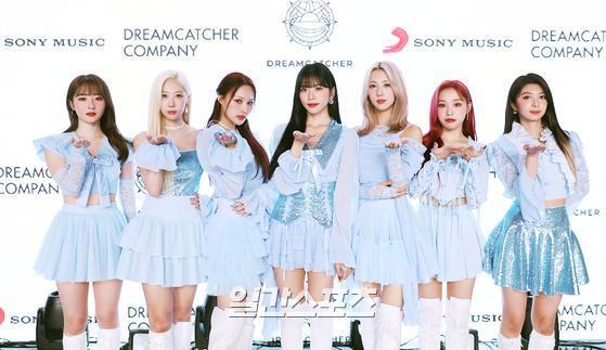 Group Dreamcatcher attends the Special Mini album Summer Holiday showcase, which was held online on the afternoon of the 30th, and has photo time.Dreamcatchers Special Mini album Summer Holiday is a special gift-like album prepared for Insumnia around the world before opening a new story after the previous film Distopia: Road to Utopia. The title song BEcause is an obsession that has been caused by love that has grown so big I have a story about it.Dreamcatchers special mini album, India Summer The Holiday, will be released on various music sites at 6 pm on the 30th.Photo: Dreamcatcher Company offered 2021.07.30