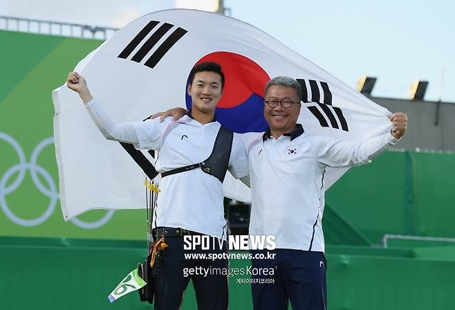▲ 구본찬(왼쪽)은 2016년 리우데자네이루 올림픽에서 한국 양궁 전관왕 마침표를 찍었다.