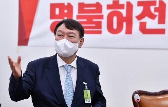 윤석열 국민의힘 대선 예비후보가 지난 2일 오전 서울 여의도 국회에서 열린 국민의힘 초선모임 '명불허전 보수다 시즌5' 초청 강연에서 발언하고 있다. /사진=뉴스1