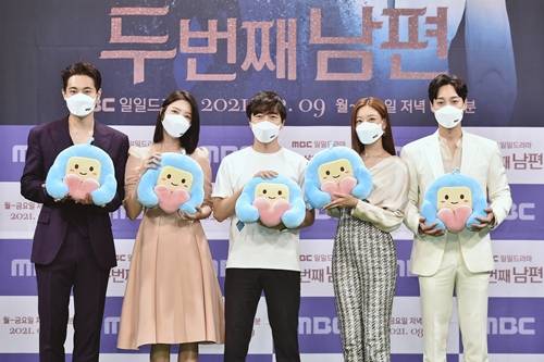 김칠봉 감독이 입봉작 ‘두 번째 남편’ 연출을 맡은 소감을 밝혔다. 사진=MBC