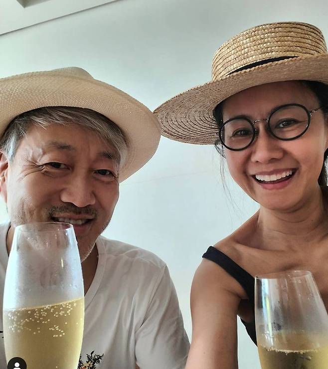 왼쪽부터 김종진, 이승신