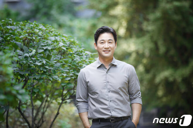 Seoul=) = Actor Jeon No-Min, who appeared in Marriage Writing Divorce Composition 2, poses before Interview at the Seoul Jongno District TV Chosun.2021.8.