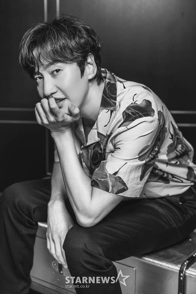 영화 '싱크홀'(감독 김지훈) 주연배우 이광수가 9일 오전 온라인으로 진행된 라운드 인터뷰를 위해 포즈를 취하고 있다. /사진제공=쇼박스 2021.08.09 /사진=이동훈 기자 photoguy@