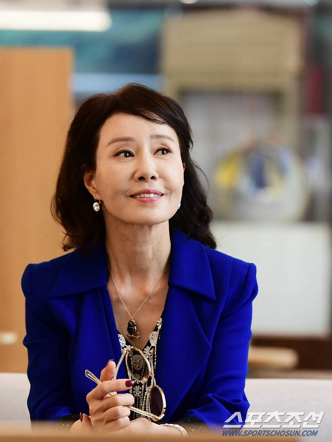 배우 이종남이 본지와 인터뷰에 앞서 포즈를 취했다. 이종남은 TV조선 주말드라마 '결혼 작사 이혼 작곡2'와 예능 프로그램 '골프왕'에서 활약을 펼치고 있다. 광화문=송정헌 기자 songs@sportschosun.com/2021.08.10/