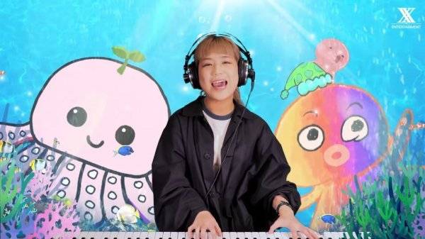 가수 안예은이 5월 선보인 노래 ‘문어의 꿈’이 온라인상에서 화제몰이를 하고 있다. 사진출처|더블엑스엔터테인먼트 공식 유튜브