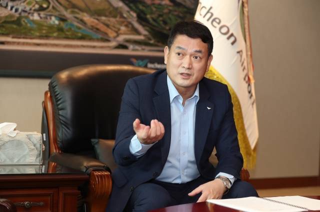 김경욱 인천국제공항공사 사장이 지난 17일 진행된 인터뷰에서 질문에 답변하고 있다. 인천공항 제공