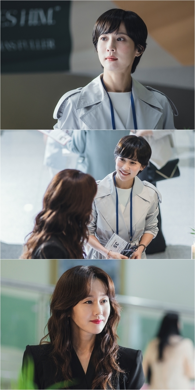 Pictures of the scene of Drama by actor Cho Yeo-jeong and Kim Ji-soo have been released.The TVN New Moon TV drama High Class (playplayplay Storyholic/directed Choi Byeong-gil), which will be broadcast at 10:30 p.m. on September 6, is a mystery of the passion that entangles with a woman from Husband who died at a super-luxury international school on an island like Paradise.Choi Byeong-gil, who has been recognized for his sophisticated production skills with Cho Yeo-jeong, Kim Ji-soo, Ha Jun, Night and more photos, and Gong Hyun-joo, and Drama East of Eden, Angry Mom, and Missing Nine, is raising expectations by catching megaphones.Cho Yeo-jeong was driven to the killer of Husband and lost everything overnight and headed to the international school to protect the 8-year-old son, but played Song I, who became a hate duckling among mothers.In addition, Kim Ji-soo is a mother-of-one gold spoon who owns a hotel and a queen of the international school, JISUN, who holds public opinion at the center of mothers.Among them, Song I and South JISUNs Steel Series, which I first met at international schools, are open to the public.Song I in the open Steel Series is shining both eyes as he moves to the place and looks around the newly met parents.It seems that she feels the excitement of a new beginning in her eyes and expressions.In addition, Song I, who greets South JISUN with a greeting, is filled with happiness that can not even imagine the event that will unfold in front of him in the future.Soon, South JISUN responds to Song I with a graceful smile and catches the eye.However, unlike the smile on her mouth, her meaningful eyes, which seem to penetrate everything in Song I, the new face of international school, make her spine flutter.So, the interest in the secrets left by Husband, who has died one by one in front of Song I and Nam JISUN, who have their first meeting with different emotions.