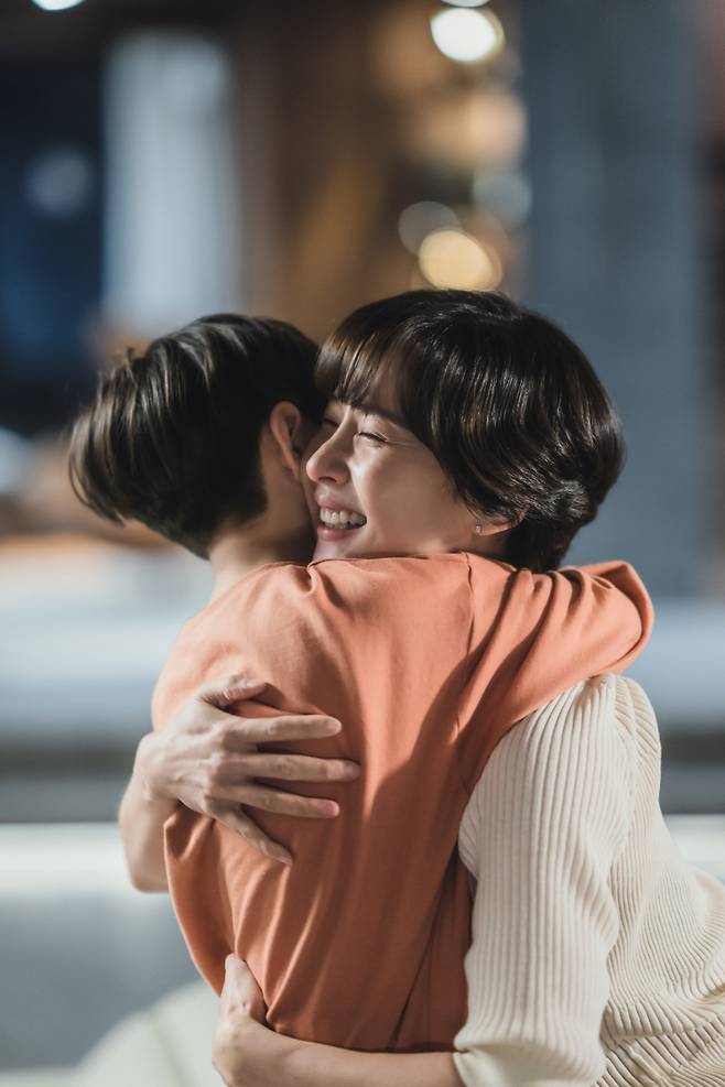 TVNs new monthly drama High Class, which is scheduled to be broadcasted on September 6, is a mystery that is entangled with a woman of Husband who died at a luxury international school located on an island like Paradise.Choi Byeong-gil, who has been starring Cho Yeo-jeong, Kim Ji-soo, Ha Jun, Night and more photos, and Gong Hyun-joo, and has been recognized for his sophisticated production skills such as Drama East of Eden, Angry Mom and Missing Nine, is raising expectations by catching megaphones.Cho Yeo-jeong is going to be a killer of Husband and lose everything overnight and go to the international school to protect the 8-year-old son, but will take on the role of Song I, who becomes a hate duckling among mothers.Cho Yeo-jeong said, When I first read the script, the lives of women gathered on islands like Paradise were hard and sad.So I wanted to melt into it and express the lives and conflicts of women. I tried to express the confrontation and conflict of women more realistically than the unconditional anger when women face each other over the main conflict in the play, he said of the nervous battle and intense confrontation between mothers who entered the international school.I wonder how viewers will look at those parts. Cho Yeo-jeong, meanwhile, showed a special affection for the Song I Character he was Acting and attracted attention.Song I is a good lawyer, but as a mother, she has a new human aspect, he said. I am a friendly but strong woman, so I think I can show you another new charm than the characters I have done so far.In particular, Cho Yeo-jeong has gathered topics by transforming short cuts for high class.I always listen to the style of the character that the stylist has imaged, and I catch the character in the order of embodying the character, he said.This Short Cuts heard the image of Song I thought by the stylist and transformed it into Short Cuts just away from the woman I I I thought in my head.Both hair and costume are so satisfying. He said that he expected more of his transformation with Song I.In addition, Cho Yeo-jeong also mentioned co-work with Choi Byeong-gil, who directed High Class.The director doesnt constrain Actor to express the character in the field, he said.I am working happily every day because I have opened all the parts and received them completely. In addition, Cho Yeo-jeong expressed his gratitude for the actors who are co-working together.He said, The co-work with all Actors, including Kim Ji-soo Actor, Hajun Actor, Night and more photos Actor, and Gong Hyun-joo Actor, is comfortable and natural.Thanks to this, the scene is always full of good vitality, so I am grateful to all the actors who are together. In particular, Cho Yeo-jeong added, It is a second co-work with Hajun Actor, so it is good to see Acting even if you look at each other.In addition, Cho Yeo-jeong commented on the co-work with the song melody that is divided into son in the play, The melody is so wonderful that I am grateful for following me well from the first shooting.I feel like Im constantly playing and talking with them in waiting times, and I feel good because the chemistry is reflected in the shooting scene. Finally, Cho Yeo-jeong said, High Class is a story of women on a beautiful island, and it seems that you can see more interesting things if you follow the situation and psychological changes of each person.I would like to ask you to watch a lot of people. Meanwhile, High Class will be broadcasted at 10:30 pm on September 6.Photo: TVN High Class