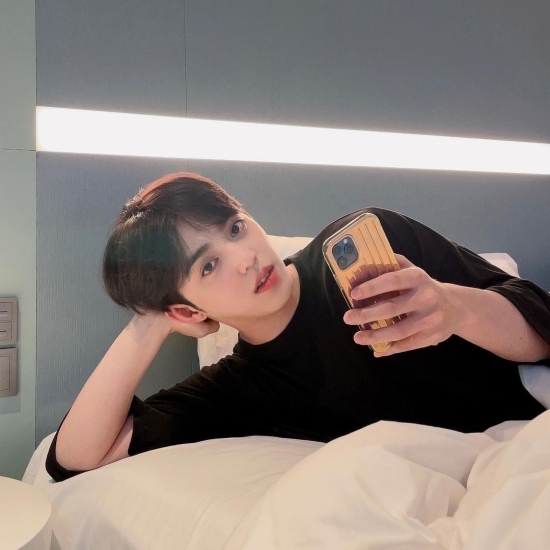 Many of his photos were posted on the Seventeen S.Coups Instagram   on Monday.In the photo, Seventeen S.Coups is taking various poses in bed.He snipped at fan-shy with his extraordinary visuals and charm for his boyfriend.Meanwhile, Group Seventeen also topped the AXN rankings following the Japanese Oricon Weekly DVD rankings.According to Oricon Ranking (on August 23,), Japans largest music aggregation site on the 19th, 2021 SEVENTEEN ONLINE CONCERT IN-COMPLETE, which features Seventeens online concert, ranked first in the Blue-ray rankings for Oricon Week.Seventeen was ranked No. 1 in the Oricon Ranking (August 2) Weekly DVD Ranking and Weekly Music DVD and AXN Rankings with 2021 SEVENTEEN ONLINE CONCERT IN-COMPLETE, followed by the Oricon Ranking (August 23) Weekly AXN Rankings, ranking No. 1 in the Weekly AXN Rankings, rankings of the Oricon Weekly Video Rankings at the top of the three charts. He showed me the power to raise his name.Photo = Seventeen Esculls Instagram  