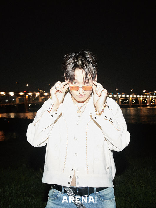 Youngbin and personality of the group SF9 released an unusual fashion picture.In this pictorial, which was conducted under the concept of Afterglow, Youngbin and personality produced cold and chic scenes in the background of the quiet Han River Park.In the lush city lights, the members created a more atmosphere.In an Interview with the photo shoot, Youngbin and personality continued their answers with a more mature and deep attitude. When asked if they believed in fate, Youngbin said, I do not believe in fate.In the question of each others merits, personality said, The part I am difficult to do is done by Young Bin.It is not a delicate style, so the guest catches the part that I miss. He also gave a generous answer to questions about personal tastes such as nostalgia and recent discoveries.On the other hand, the entire picture and genuine Interview of SF9s Young Bin and personality can be found in the September issue of Arena Homme Plus and website.Arena Homme Plus Offered