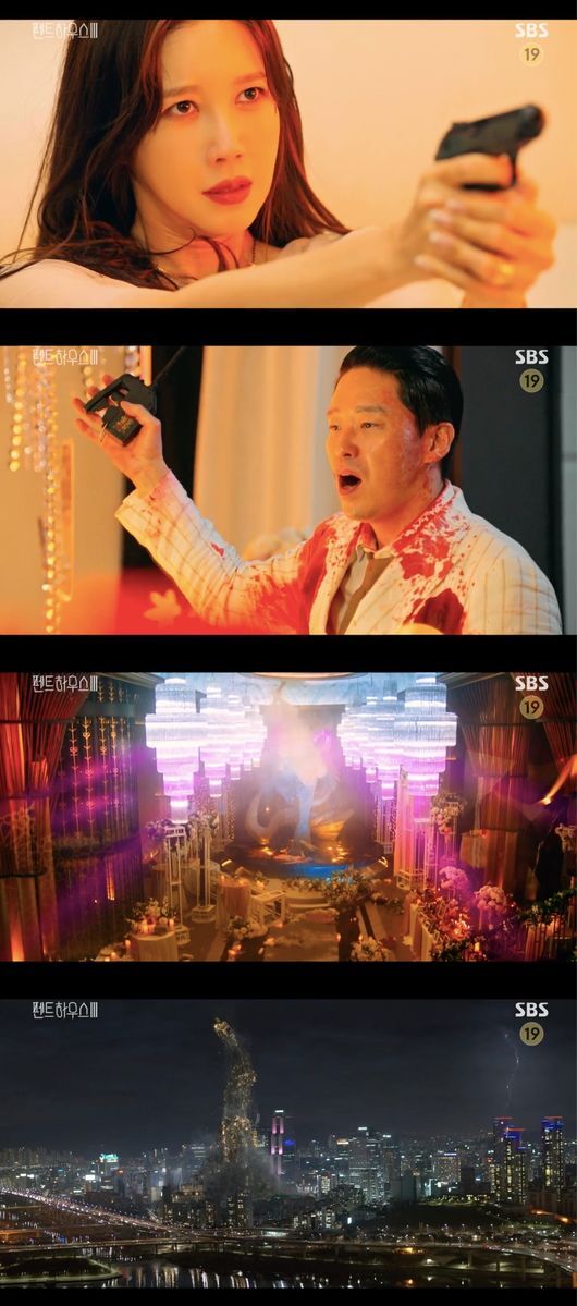Lee Ji-ah avenged Um Ki-joon in Penthouse; Um Ki-joon burst Bomb at Hera Pheri Palace as he died.On SBSs Penthouse, which aired on the afternoon of the 27th, Ju Dan-tae (Um Ki-joon) was shot dead by a deep water lily.Judantae died and at the same time blew up his Hera Pheri Palace.Shim Su-ryeon (Lee Ji-ah) found out that Joo Seok-kyung (Han Ji-hyun) helped Esapce Ju Dan-tae to Japan.Why do you humiliate people who dont bother you? He told Police that Judantae would be in Hospital in Fukuoka.He reflected on his mistakes and shed tears. Do not avoid them even if they are going to run away without reflection or even if they are painful.That way, we can get back.Joo Seok-kyung continued to reflect on his mistakes that he had committed to his former ship, Rona (played by Kim Hyun-soo), and to his former partner, Oh Yun-hee (played by Eugene).Chun Seo-jin (Kim So-yeon) and Yoon-chul Ha (Yoon Jong-hoon) who crashed on the stairs survived surgery at Hospital.Joo Seok-gyeong and Shim Su-ryeon said that Chun Seo-jin was acting like a mad man. Shim warned, Dont think this is the end of the game.Chun Seo-jin did not recognize his daughter, HAEUN Star (Choi Ye-bin), who cried while holding her memory-lost Chun Seo-jin.Ushijima the Loan Shark came to the hospital room of Chun Seo-jin to receive the debt of the main group. Ushijima the Loan Shark were in the hospital room.Chun Seo-jin rips off the ears of Ushijima the Loan Shark vendor who bullies HAEUN star.Tianjin did not recognize his daughter HAEUN star and thought of Ha Yun-cheol as her husband.Stuck in the spirit, Judantae was Esapce at Hospital with a hot soup on his face and burns.Judan Tae said, I will kill you this time.Judantae asked Judanhun to help him. Judantae said, We have to go back to Hera Pheri Palace.Joo said, I would like to finish if I can do it. But Joo said, I will help you get back to Korea.My father will know how to feel abandoned by his children.Judantae did not take the ship sent by Joo Seok-hoon. Shim and Logan, waiting for Judantae at the port, went out to find Judantae.Ju Dan-tae noticed Joo Seok-huns betrayal and esapced his ship in advance.Logani reported on the news that he had committed a bounty of 2 billion won to pursue the whereabouts of the main group.Judantae fled desperately. Judantae made scars on his face following the burns.Lee Gyu-jin (Bong Tae-gyu) and Ko Sang-ah (Yoon Joo-hee) were told to join the army of their son Lee Min-hyuk at the police station.He told her to go to study in the Juliards way, and she said she would wait for Ha to wake up, but she persuaded her to leave.Shim has bought about 90% of houses at Hera Pheri Palace.I can do anything when I go to the end, said Shim. So I try to bring the main stage to Hera Pheri Palace.I am engaged to Logan next week. Shim and Logan decided to hold an engagement ceremony at Hera Pherifelis and catch the day.Jo was found in Hospital, where Jo was hospitalized. Jo had pledged his loyalty to Jo.He informed Judantae of the engagement between Shim and Logan. Judantae asked him to save Bomb.He handed the master key to Bomb and Penthouse to Judantae, who killed him to stop him.Judantae sneaked into the engagement ceremony and set up a priest in various places, and Judantae looked at Shim and Logan, who confirmed their love in their azit.Judantae threatened Shim with Bomb and called him to Penthouse, where he tried to shoot Judantae with a gun. Judantae asked him to take the Bomb remote and shoot himself.Shim was shot by Judantae. Judantae fell. Judantae was shot in the forehead and crashed, pressing the Bomb switch.Eventually, the Bomb installed at Hera Pheri Palace burst.