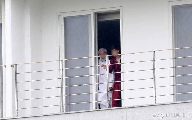 한국 정부와 기관에 협력해 특별 기여자 신분을 받은 아프가니스탄인 377명이 27일 숙소로 마련된 충북 진천군 국가공무원인재개발원에 머무르고 있다. /사진=김휘선 기자 hwijpg@