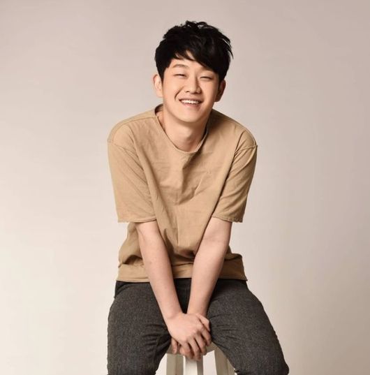 Singer choi Sung-bong, who is battling cancer, has been saddened by the painful recent situation.Choi Sung-bong posted a heartfelt message on the 27th, saying, Tears have been pouring for a few days.This tear has a lot of meaning, he said. I have to endure how much more I have to hurt, and many thoughts about what I will do when I am ready to go.Especially, choi sung-bong calls himself Ji Sung and says, In fact, I do not like the name of choi sung-bong.Because I remember two people who abandoned me. He said, As always, dependency. Wind. Loneliness. Youve been very good. Deficiency in people, lack of love, is in everyone.This time, Im going to fight it, but Im going to get through it. Show me hope. If you dont, tell yourself youve been through this. Ji Sung.Im sorry to encourage myself, he added.Choi Sung-bong is a singer who announced his face in 2011 by winning the runner-up in the TVN audition entertainment program Korea Gad Talent (abbreviated Kogattal).At the time of appearing in Kogattal, he was abandoned by his parents and came from an orphanage. He sold gum on the street and made a contest called Ji Sung.He was diagnosed with colon cancer, prostate cancer, and thyroid cancer in May last year.Despite the recent third operation, it is known that cancer has spread to the liver and lungs, and many people are supported.Tears continued to pour for days.These tears have many meanings ... how much more I have to endure how much I have to be sick and then many thoughts about what I will do when I am ready to go dominate me..Ji Sung. (I dont really like the name of choi Sung-bong, because I remember two people who abandoned me.) As always, dependency, wind, loneliness.Youve been through it. Peoples deficits, love deficits, everyones. Youll get through this again, but youll get through it. Show me hope.And if you didnt get through it, tell yourself youve been through this well. Ji Sung. Come on.choi sung-bong SNS.