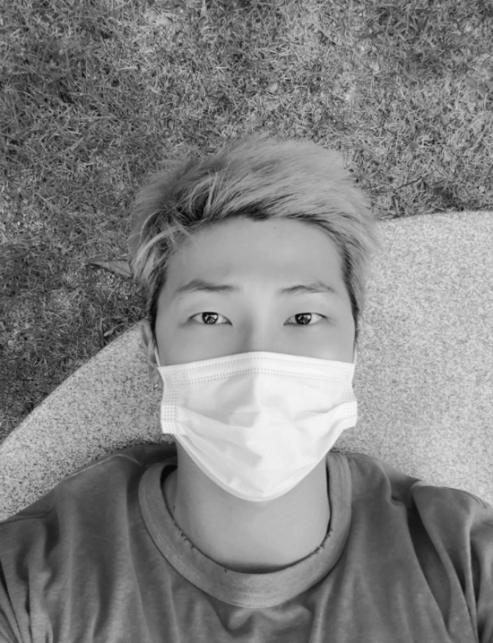 On the 29th, BTS Twitter Inc. posted a picture of RM.In the photo, RM is wearing a mask and looking at the camera.The warmth of RM, which is not covered even if you wear a mask, attracted fans attention.Meanwhile, the group BTS released a new version of Butter featuring Megan Thee Stallion.BTS announced a new remix soundtrack for Butter at 1 pm on the 27th.As mentioned earlier, this remix soundtrack is a version of Megan Thee Stallion di Stallions rap, which became a cultural icon with a unique charm.The original version of Butter has a light and refreshing melody and BTS unique style, plus the powerful rap of Megan Thee Stallion di Stallion, creating a new Butter.The contrasting charm of the soft and intense BTS in Butter is unique in the remix version of Megan Thee Stallion di Stallions richness, adverb and signature sound.Photo = BTS Twitter Inc.