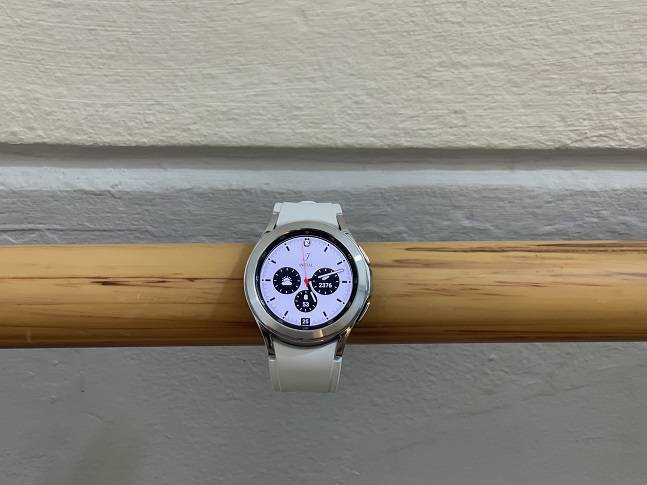 갤럭시워치4 클래식. /사진=백유진 기자 byj@