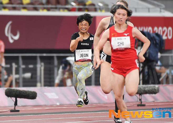 전민재 ‘있는 힘을 다해’