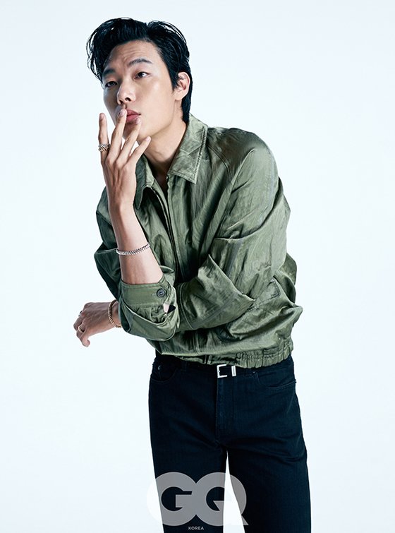 Actor Ryu Jun-yeols unique personality picture was released on the 2nd.Ryu Jun-yeol completed a unique jewelery picture with a digestive power as well as Fashion Model Dress Up Games through the September issue of Zikyu.He showed a natural pose and a sensual expression, and produced a visual picture with his own atmosphere.Matching various jewelery, the Classic and warm actor showed the opposite charm as a trendy and cool fashionista.On the other hand, Ryu Jun-yeol will appear as the main character Kang Jae in the JTBC Saturday drama Human Disqualification which will be broadcasted on September 4th.
