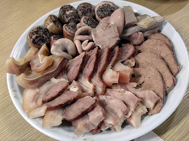 산수갑산 모둠수육