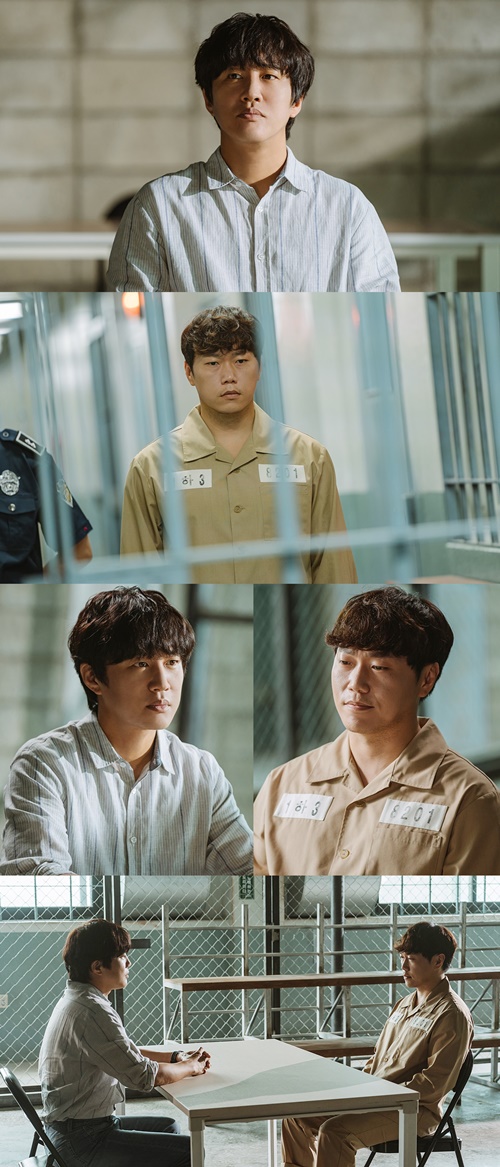 Cha Tae-hyuns struggles to stay water-lit for justice continue.In the 11th episode of KBS 2TVs monthly drama Police Class, which will be broadcast on the 13th, Susa, a bulldozer by Yoo Dong-man (Cha Tae-hyun), who is trying to uncover dark truths, will be drawn.Yoo Dong-man, who had earlier searched Gohs beer and found suspicious evidence, left the police force School to keep people around him from getting hurt.However, the professors and students who came to him came to know the whole incident surrounding the school and the illegal gambling group by chance, and they joined forces in a single accord to start a joint operation.After a heated search, they eventually succeeded in arresting the suspect Go Deok-bae (Shin Seung-hwan), which gave them excitement.In the meantime, Yoo Dong-man and Pak Chol-Jin, who were reunited in the prison visit room on the 11th, were caught.He has a firm will not to give up tracking until the end, while his deep eyes feel a sad heart toward his junior who is in a difficult situation at the same time.Meanwhile, Pak Chol-Jin is making a look of dejected expression that seems to have put everything down.The two men who boasted of a bromance that was not southern are saddened by the mismatched fate.I am more excited about what kind of story would have come between them, and whether the main broadcast will be able to find the real crime in a close crisis.The production team of Police Class said, In this 11th broadcast this week, you can see the two men who are deeply troubled in complex situations.What is the Identity of the bloody beings that threaten them, and what choices they will make?