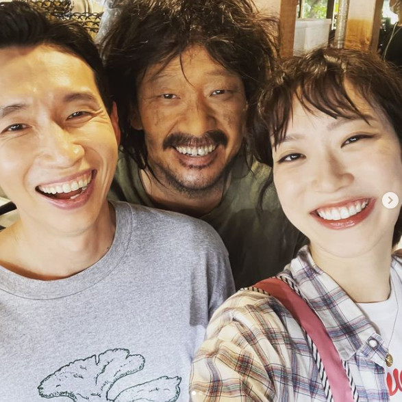 a fruit cutUm Ki-joon posted an article on his SNS on the 10th, Thank you for that.In the photo, Um Ki-joon made Model Behavior make up with sporadic hair and beard, and Bong Tae-gyu, han ji-hyunI look at the camera. The three special friendships stand out.My colleague, Actor Seo Hyo-rim, said, My brother was really hard work.Meanwhile Um Ki-joon, Bong Tae-gyu, han ji-hyunThe SBS Friday drama Penthouse 3 ended this day. Penthouse is a story about the solidarity and revenge of women who had to become evil women.