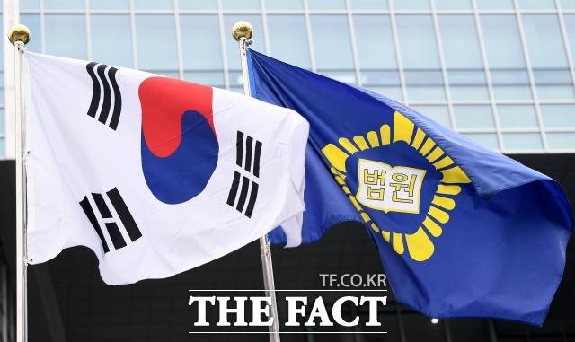 서울행정법원 행정6부(이주영 부장판사)는 치과의사 전문의 6명이 일본에서 수련 기간을 거친 치과의사에게도 국내 전문의 자격시험 응시 기회를 부여한 보건복지부를 상대로 낸 치과의사 전문의자격인정처분 무효확인 소송에서 원고 패소로 판결했다. /이새롬 기자