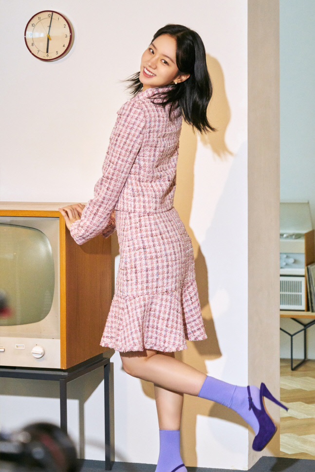 On the 13th, female character Brand released a 2021 FW campaign video with Muse Hyeri.Hyeri in the public video was produced in three episodes, featuring Hyeri, who is happy even if he sees it as a theme of JUST JOYFUL.This video, full of romantic mood and happy and pleasant energy, attracted attention with Hyeris lovely expression and atmosphere, and showed a total of eight styles of work look.PhotosDimaco