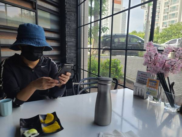 예방접종을 완료했지만 개인방역수칙 준수는 필수다.