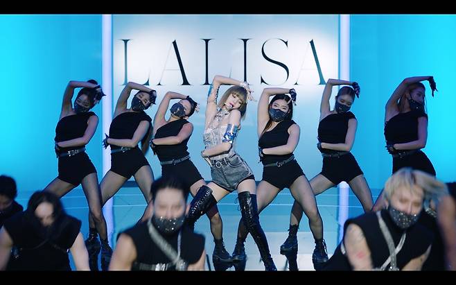 블랙핑크 리사 ‘LALISA’ 스페셜 무대 영상이 공개됐다.사진=YG엔터테인먼트 제공