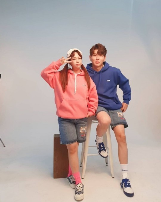 On the 13th, Hong Hyon-hee posted a picture with his article Oh ~ ~ ~ ~ ~ I wrote during shooting through his instagram account.In the open photo, Hong Hyon-hee and Jason were photographed in a couple of couples.Recently, the two of them boasted a warm visual after succeeding in Diet.The netizens who watched this commented on various comments such as It is like a college student couple, Both are renewing Leeds and It is cute and lovely.Meanwhile, the Hong Hyon-hee and Jason couple married in 2018, currently appearing on TV-choice Wakanam and running the YouTube channel Hong Thun TV.