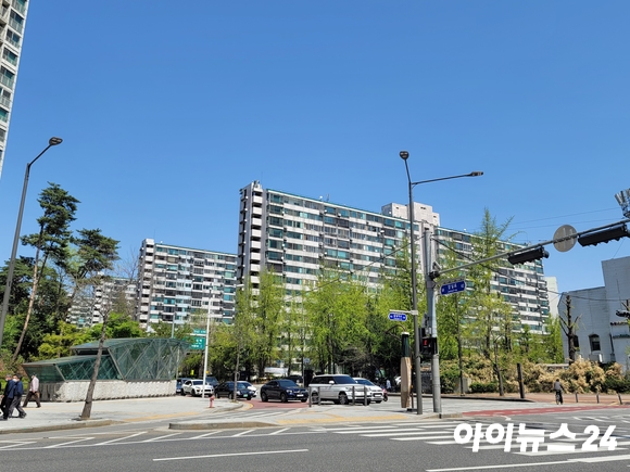서울의 한 재건축 아파트 단지 모습 [사진=아이뉴스24 포토DB]