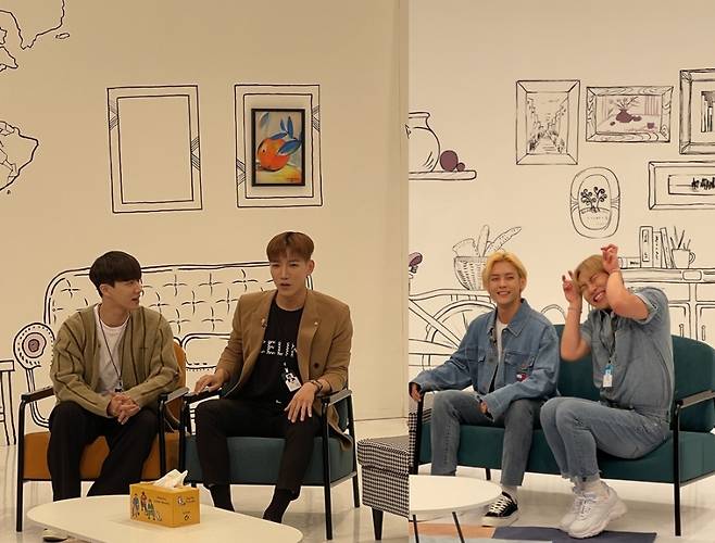 ▲ '아돌라스쿨-홈커밍데이' 하이라이트 이기광, 2PM 준케이, 비투비 이민혁-서은광(왼쪽부터). 제공| U+아이돌라이브