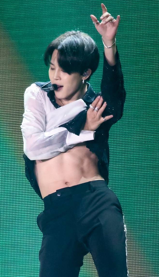 방탄소년단 지민, 남자 아이돌 워너비 '갓바디'..슬림 탄탄 'Perfect Man'