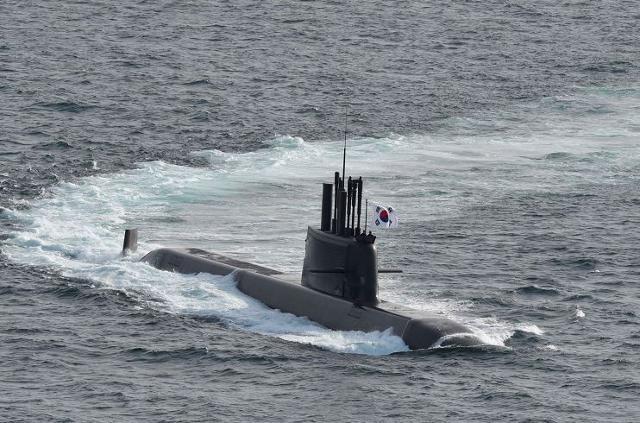 국산 기술로 설계·건조된 해군의 첫 번째 3,000톤급 잠수함 도산안창호함. 6발의 잠수함발사탄도미사일(SLBM)을 탑재할 수 있다. 연합뉴스