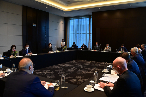 A group of ambassadors have a meeting with Democratic Party Chairman Song Young-gil at a conference room in the National Assembly on Monday. [BRITISH EMBASSY]