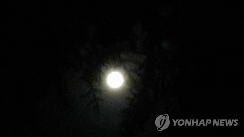 추석 보름달 촬영 유현민