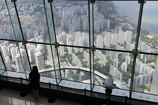 한국부동산원이 16일 발표한 '9월2주(13일 기준) 전국 주간 아파트 가격동향'에 따르면 전국 아파트값은 전주보다 0.31% 올랐다. /사진=뉴스1