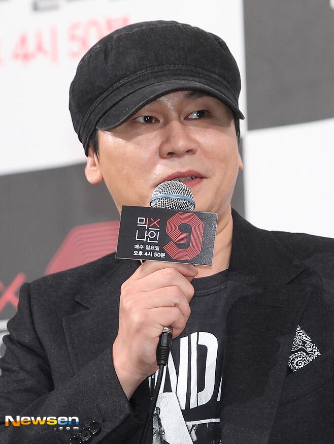 YG Entertainments former producer and current YGs largest shareholder Yang Hyun-suk receives the first Trial regarding the November Blackmail – Cinémix Par Chloé charge.On September 17, the second Trial Preparatory Date for Yang Hyun-suk, who was indicted on charges of retaliation under the Specific Crime Weighted Punishment Act, was held in the 23rd Division of Criminal Settlement (chief judge Yoo Young-geun) of the Seoul Central District Court in Seocho-gu, Seoul.The court finalized the trial preparation process and designated November 5 as the first Trial date.Adopted as the first Trial Innocent Witness, it was a police officer C who heard reports and reversal statements from a public interest Whistle Blower A, who is a singer trainee who claims to have received Blackmail – Cinémix Par Chloé from Yang Hyun-suk.Police C and a total of seven Innocent Witness newspapers will also be held in Trial in the future.In addition to the public interest Whistle Blower A, Mamdouh Elsbiay (real name Kim han-bin), a former YG group icon leader who directly benefited from the Yang Hyun-suk Blackmail – Cinémix Par Chloé charges, is also expected to appear in the Trial chapter.Earlier, the prosecution submitted evidence of Mr. As mobile phone digital forensics results to prove Yang Hyun-suks allegations.Yang Hyun-suk, a lawyer, expressed his intention not to agree to adopt the evidence, saying that it is difficult to guarantee integrity, such as whether the forensic results are original.The court ordered the prosecution to prove objectively.Mamdouh Elsbiay, who debuted as an icon in 2015, was not found until 2019 to have taken some of his medications after buying cannabis and LSD through Mr. A in 2016 and was indicted in May.According to prosecutors, Mamdouh Elsbiay smoked cannabis three times in total, while LSD bought eight.On September 10, he was sentenced to three years in prison and four years in Probation at the 1st trial The Judgment Trial.Yang Hyun-suk was indicted in May this year on charges of blackmailing Mr. A – Cinémix Par Chloé while trying to avoid a police investigation, even though he was aware of the purchase and smoking of Drug by Mamdouh Elsbiay during his tenure as YGs leading producer.Yang Hyun-suk is accused of calling A to YG office building through B and overturning the statement after receiving a report about As police statement (a statement that he had given Drug to Madouh Elsbiay) from B, then the head of YG Management Support.Mr. B was also charged.According to the prosecutions indictment, Yang Hyun-suk called on Mr. A to make a false statement and harmed him by working on Blackmail – Cinémix Par Chloé – such as I should be a good kid, I can see all the papers and I am not killing you.In addition, he is also accused of misappropriation (a charge of paying the lawyers expenses to A for the return of his statement) and of the crime of the escape teacher (a charge that Mr. A conspired with Mr. C to escape to United States of America so that he could no longer make statements about Maddouh Elsbiay).Mr. D, who is accused of sending Mr. A to United States of America, has escaped overseas.Yang Hyun-suk denied the prosecutions indictment through a legal representative on August 13 at the first Trial Preparatory Date.It is true that I met Mr. A and talked, but I have never done Blackmail – Cinémix Par Chloé.Yang Hyun-suk, who founded YG and enjoyed the futile, has recently become the worst entertainment agency chief, causing a series of unsavory controversies.Yang Hyun-suk was booked in July 2019 for allegedly having sex with Malaysian financier Zorros party at a Seoul luxury restaurant in 2014.November was dismissed the same year for not having any statements or physical evidence to support the situation.Regarding the allegations of gambling for a billion won, he was convicted in December last year and received a fine of 15 million won.There was also a rumor about the business that was actively carried out.Kim, a representative of Sams Club and pub operator CDNA, owned by Yang Hyun-suk, was sentenced to one year and six months in prison, two years in Probation, and a fine of 2 million won from the Supreme Court on September 16 on charges of embezzlement of hundreds of millions of won.A fine of 2 million won was imposed on the CDN corporation.The controversial CDI has been operating Sams Club Gavia, Munnite, Totoga, a bar triangular car, and a triangular night.Yang Hyun-suk holds about 70% of the companys shares; Yang Hyun-suk, former YG Entertainment CEO, holds a 30% stake.According to the prosecution, CDI has spent about 649.7 million won in company funds for about five years from 2013 on personal or wife accounts.In addition to the charges of embezzlement, he was also charged with tax portal (Gavia, for providing a space for dancing at night by three-way star, but for reporting it to a regular restaurant, not a nightclub, and for not paying 70 million won worth of individual consumption tax and education tax for three years).The trial also mentioned the Yang Hyun-suk name.Yang Hyun-suk was accused of taking fellow entertainers and acquaintances to a bar and treating them as trauma without paying about 320 million won for alcohol and food.CDI has been shocked by the fact that Yang Hyun-suks credit price has been canceled and returned.