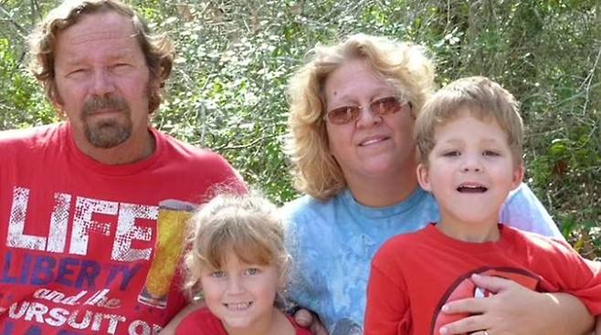 미국 텍사스에서 10대 소년이 자신의 가족을 살해하는 사건이 발생했다. 고펀드미 캡처