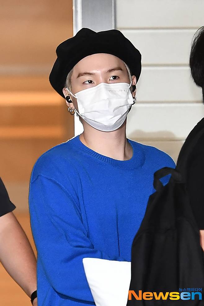 BTS (BTS) memberRM, Jean, Suga, Jay Hop, Jimin, V, and Jung Kook are leaving for Los Angeles, U.S., to attend the 76th United Nations General Assembly as President Moon Jae-ins special envoy (special envoy) through the 2nd Passenger Terminal at the Incheon International Airport in Unseo-dong, Jung-gu, Incheon, on the afternoon of September 18.
