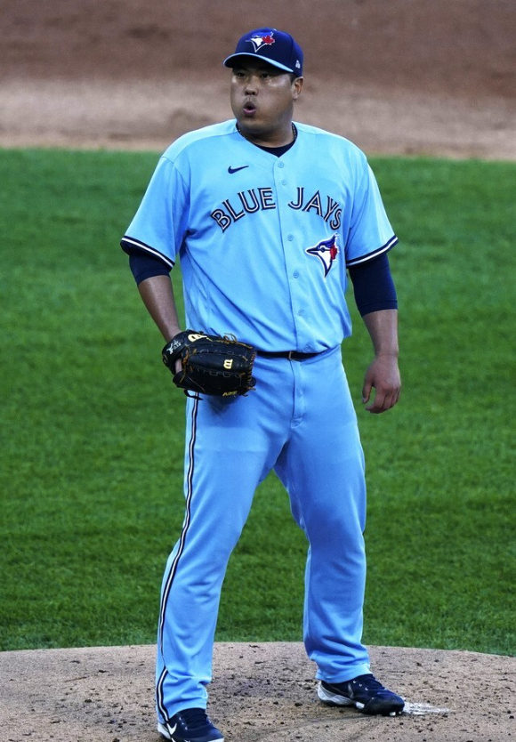 MLB 토론토에서 뛰고 있는 류현진이 20일(한국시간) 목 통증을 이유로 부상자 명단에 올랐다. [사진=뉴시스]