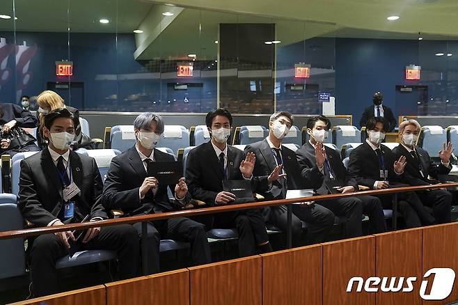 그룹 방탄소년단(BTS)이 20일(현지시간) 뉴욕 유엔본부에서 열린 제76차 유엔 총회 SDG Moment(지속가능발전목표 고위급회의) 개회 세션에 참석해 있다. (청와대 제공) 2021.9.21/뉴스1