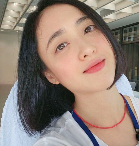 Kim Min-jung, who is experiencing an exclusive contract discharge solution with his former agency, reported on his recent situation.Kim Min-jung told his SNS on the 21st, My heart is rich in Cheseok!I will always be with you, whoever you are, alone, wherever you are. Kim Min-jung is proud of her immaculate skin and her unwavering beauty, adding to her cute one-headed style to her cute charm.Kim Min-jung is currently undergoing an Exclusive Contract Dispute resolution with her former agency.Kim Min-jung recently sent a proof of content to his agency, WIP, that the contract had expired.During the contract, the agency failed to fulfill its management obligations faithfully, and the contract ended in March due to the breakdown of the recontract negotiations.However, WIP said that Kim Min-jung had seen the management work until the recent filming of TVN Drama Devil Judge, which is currently appearing, and that the contract was automatically extended.In addition, the devil judge is currently in charge of management of Kim Min-jungs activities until now.