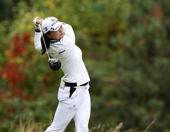 Ko Jin-young watches her tee shot on the 14th hole during the final round of the LPGA Cambia Portland Classic golf tournament in West Linn, Oregon on Sunday. [AP/YONHAP]