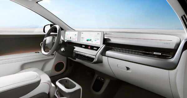 현대자동차 전용 전기차 플랫폼에서 개발된 첫 전기차 `아이오닉5`가 23일 온라인 월드 프리미어 행사에서 처음 공개됐다. [사진 제공=현대자동차]